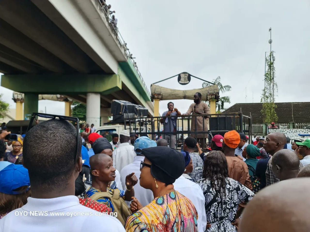 Oyo: Parliamentary Staff Shut Assembly Gate, Begins Indefinite Strike