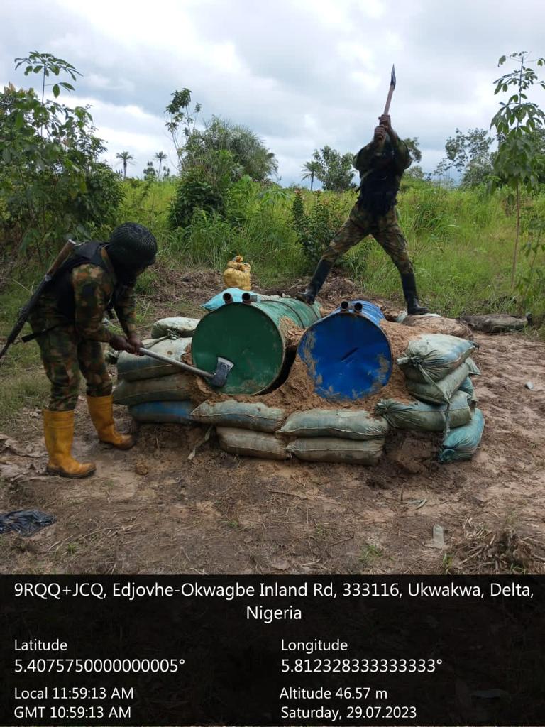 Delta: Nigerian Troops Clamp Down Major Illegal Oil Refining Site
