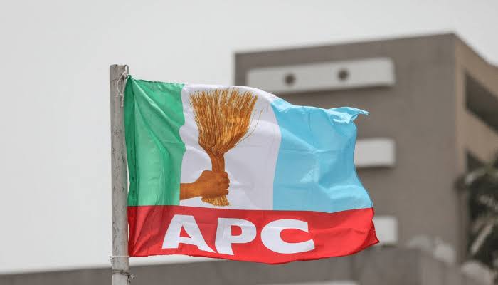 LG Polls: Oyo APC Inaugurates Ajimobi, Buhari, Alli, Akintunde, Folarin, Adelabu, Agbaje, Zach Adedeji, Others As Technical Committee