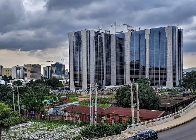 To Bolster Naira, CBN Plans to Restart Weekly Foreign Exchange Intervention via BDCs