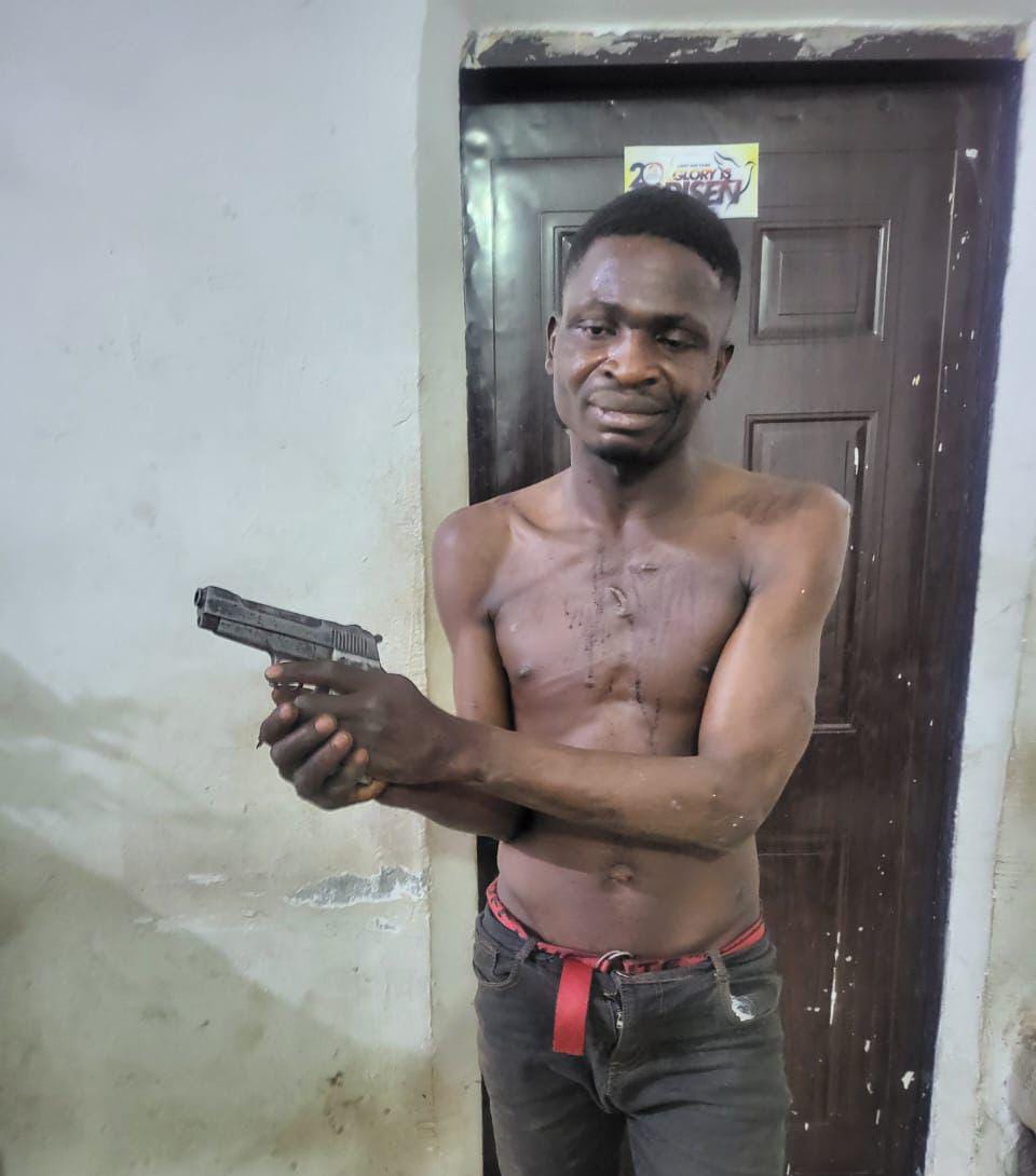 FCT: Police Arrests Notorious Armed Robbery Kingpin, 4 Others, Recovers Exhibits
