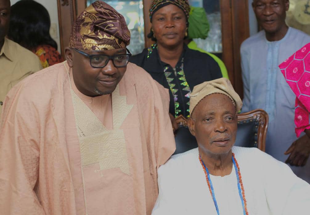 Oyo: Power Minister Adelabu Visits Olubadan-Designate, Oba Ladoja