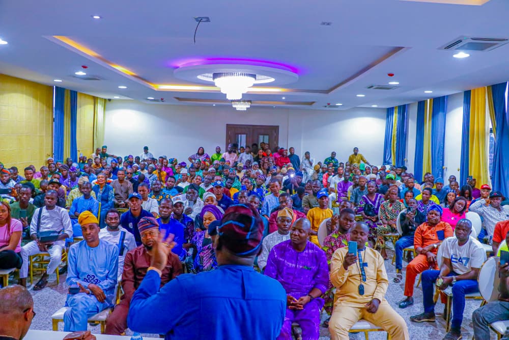Power Minister Adelabu Urges Oyo APC Media Team to Promote Party Unity, Donates ₦12.5 Million